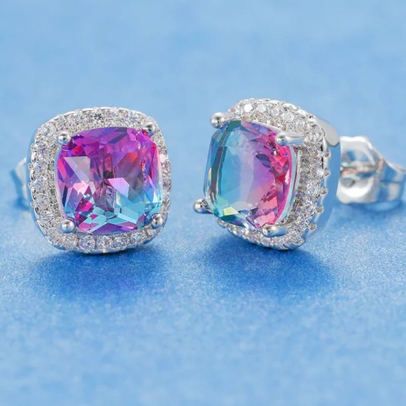 Jewelry - White GF stud earrings